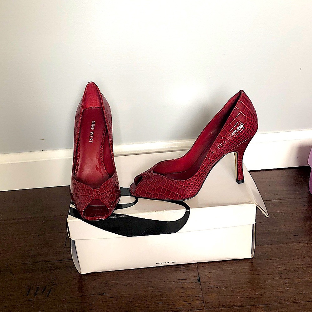 Never Worn- Nine West Red Heels